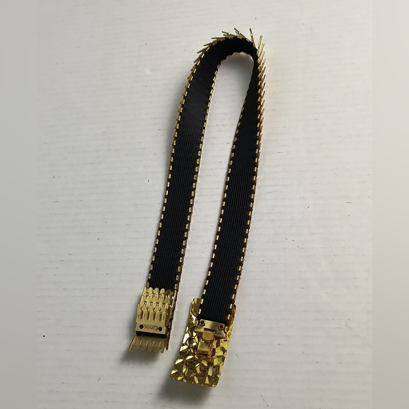 Statement Vintage 1990 Scalloped Fish Scale Stretch Belt Gold Tone Casual main image 6